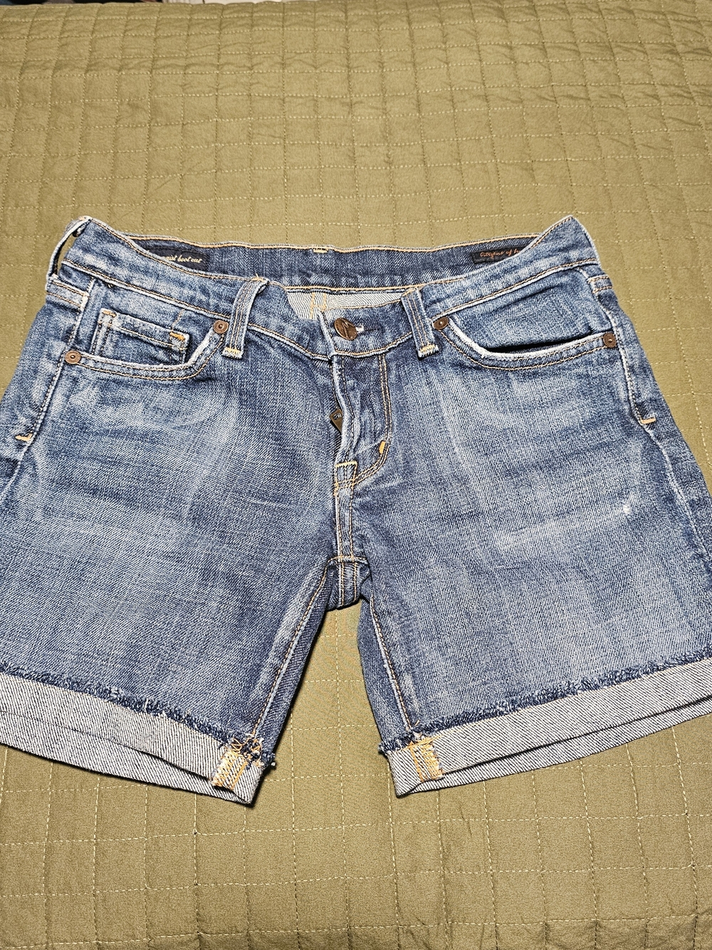 Citizens Of Humanity Light Wash Denim Roll-Hem Shorts